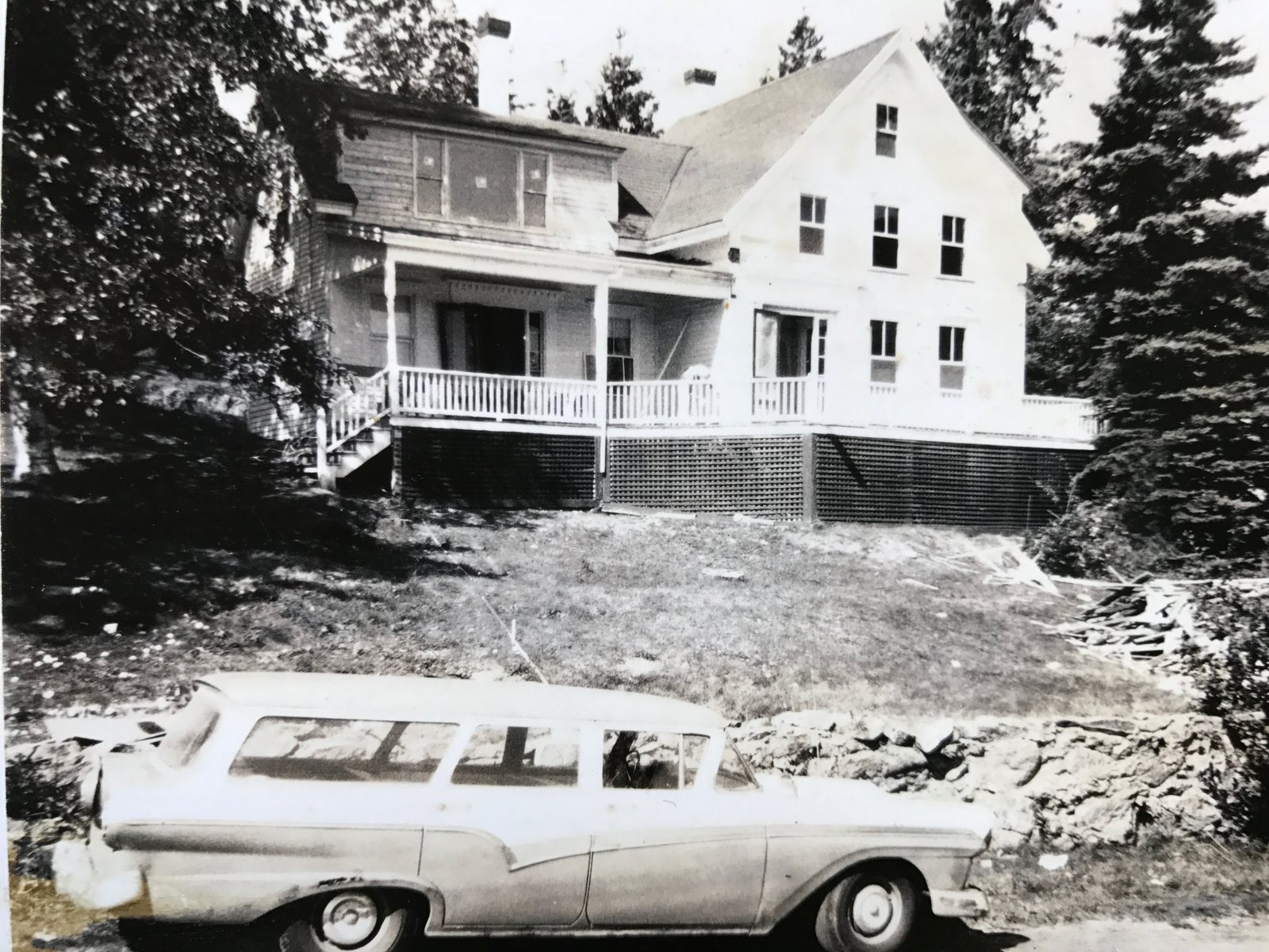 The Apple Trees, the family house on the cove, in the first photographs